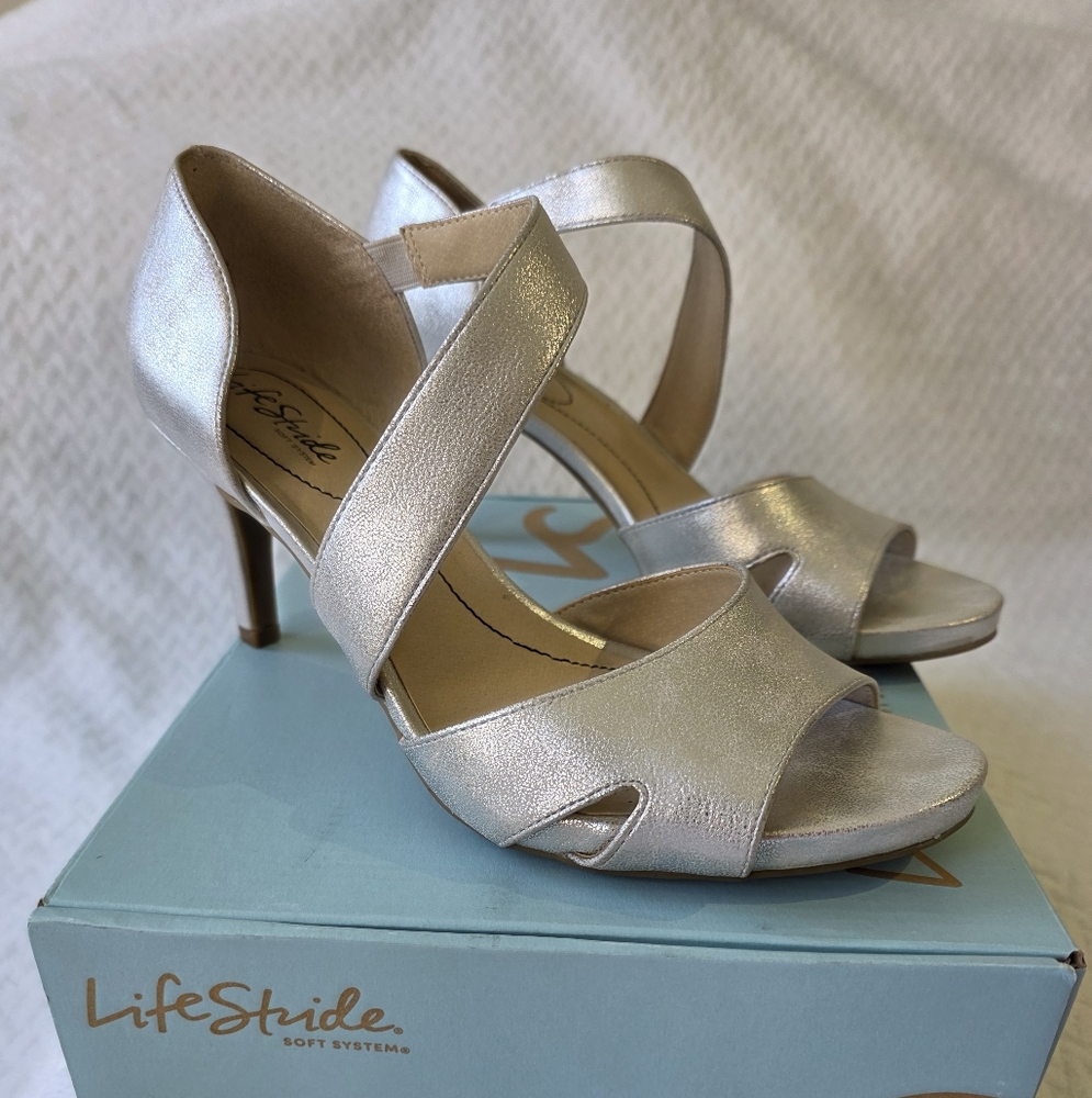 Life Stride Metallic Silver Heels